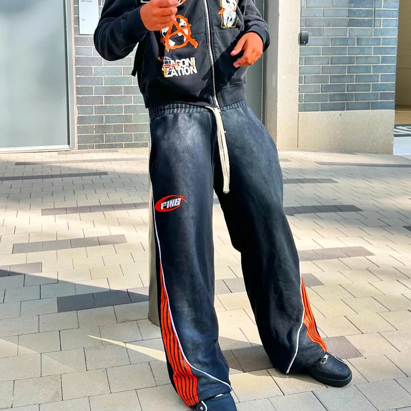 The FINE-LINE Track-Pants